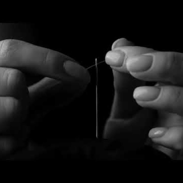 استنونا قريباً ... ع الشعرة هتوضح كل التفاصيل